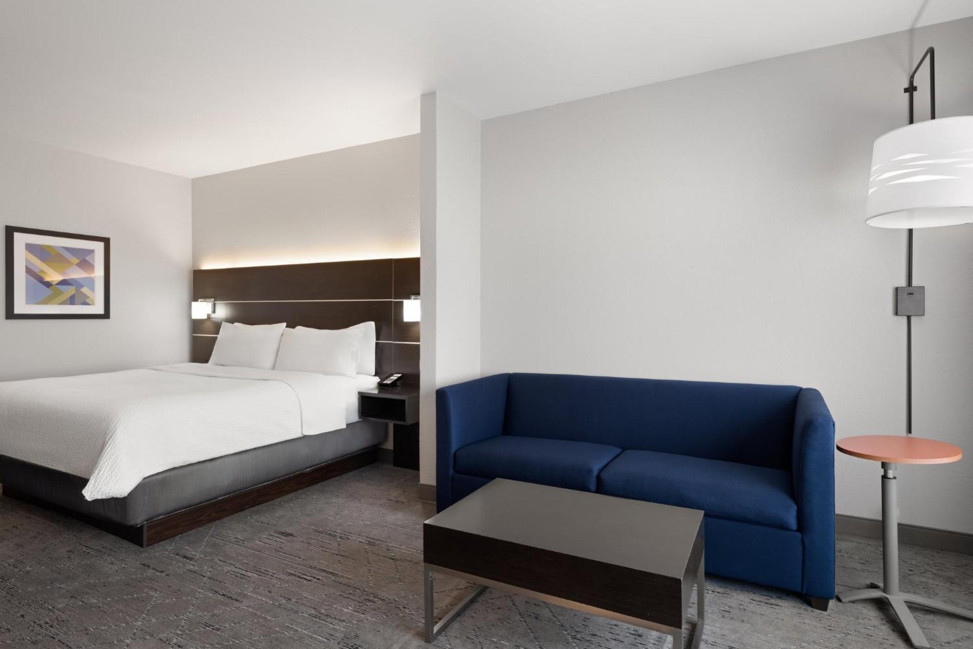 Hotel Express & By Ihg