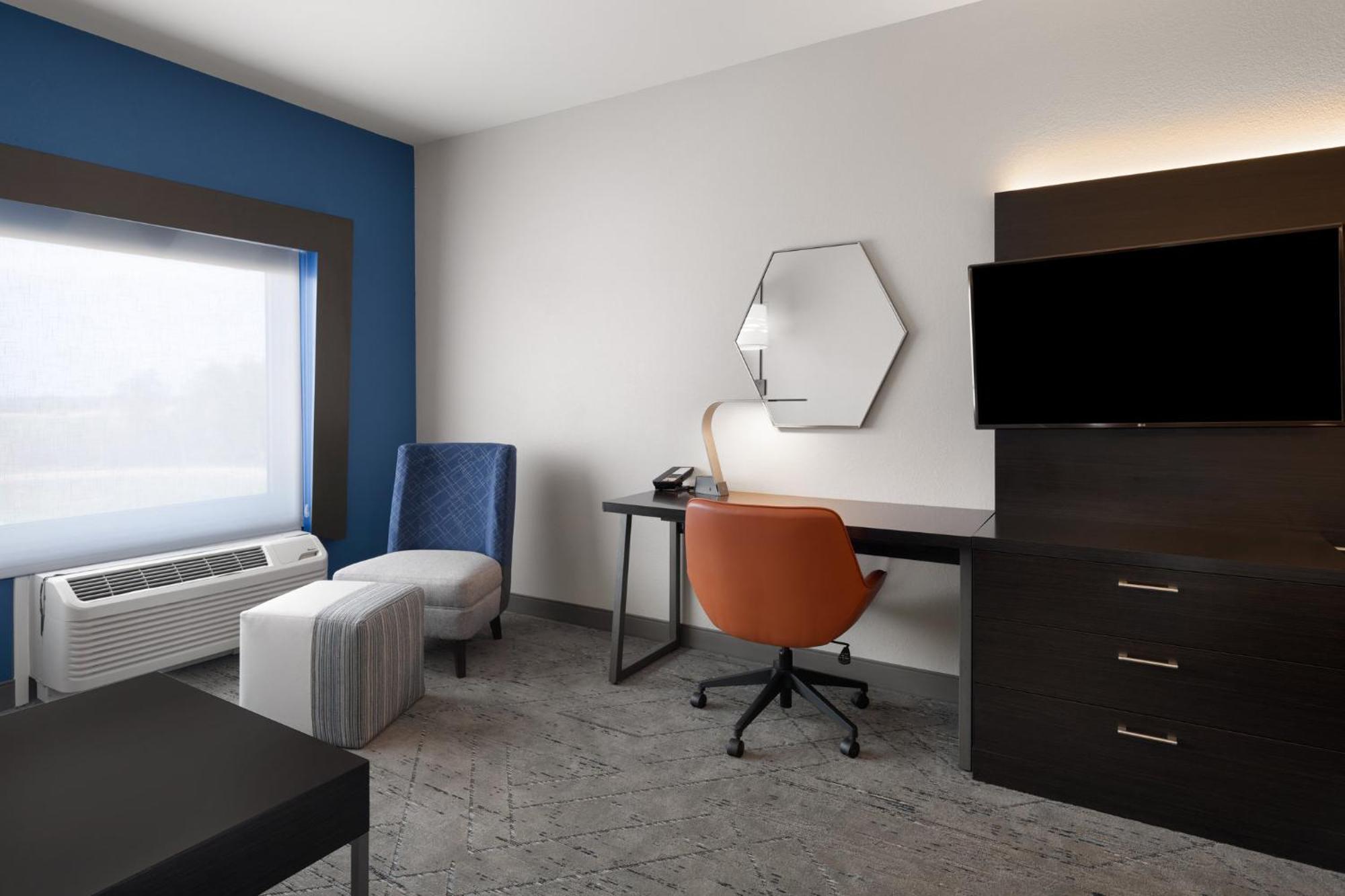 Hotel Express & By Ihg 2*